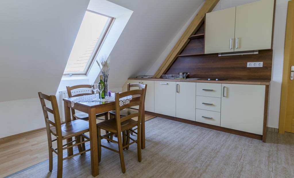 Szloven Mintagazdasag Felsőszölnök Bagian luar foto